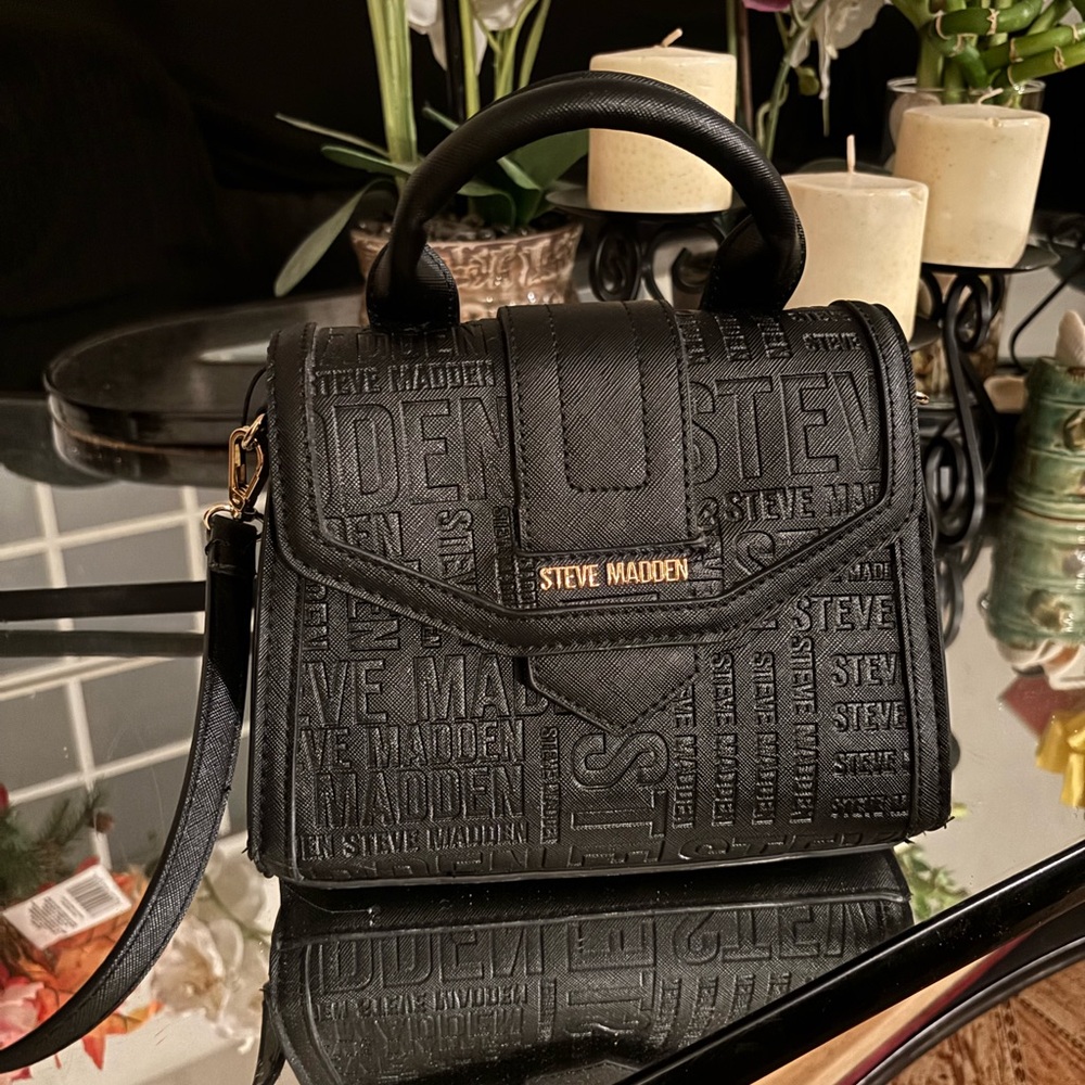 Steve Madden Black Crossbody Bag with Textured Pattern